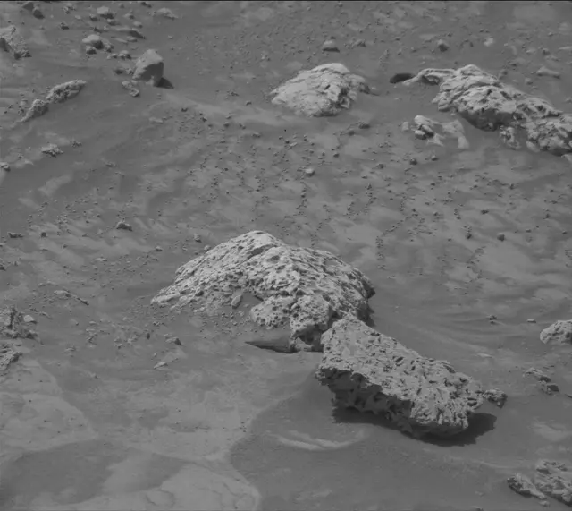 Sol 4202: Mast Camera (Mastcam)