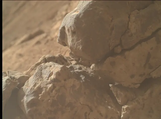 Sol 4205: Mars Hand Lens Imager (MAHLI)