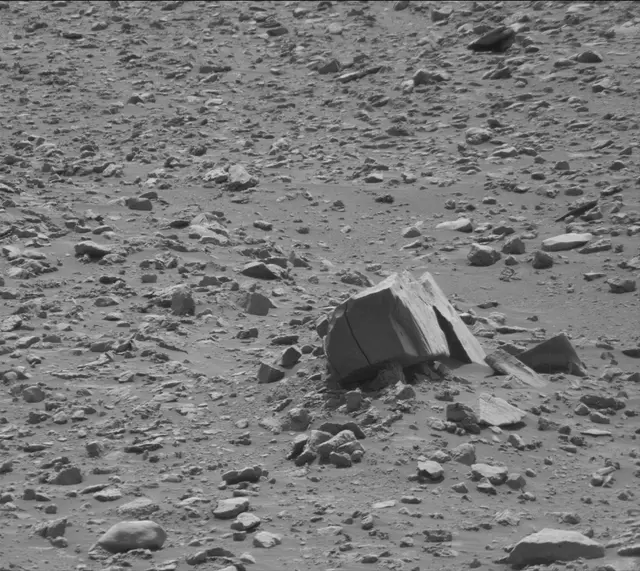 Sol 4213: Mast Camera (Mastcam)