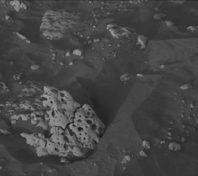Sol 4217: Mast Camera (Mastcam)