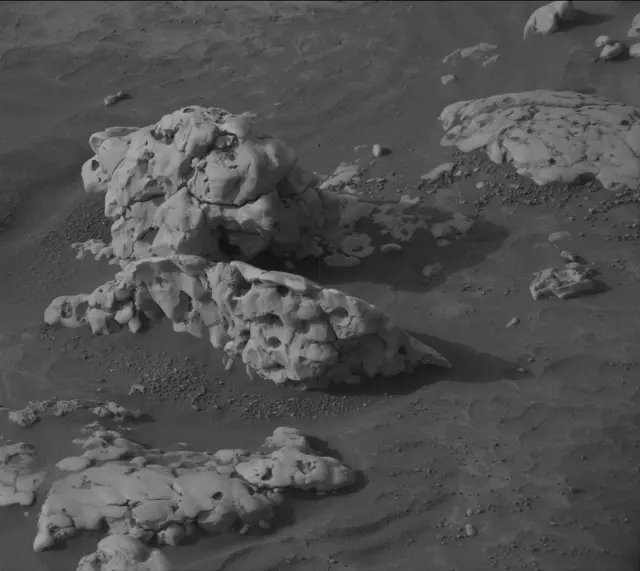 Sol 4217: Mast Camera (Mastcam)