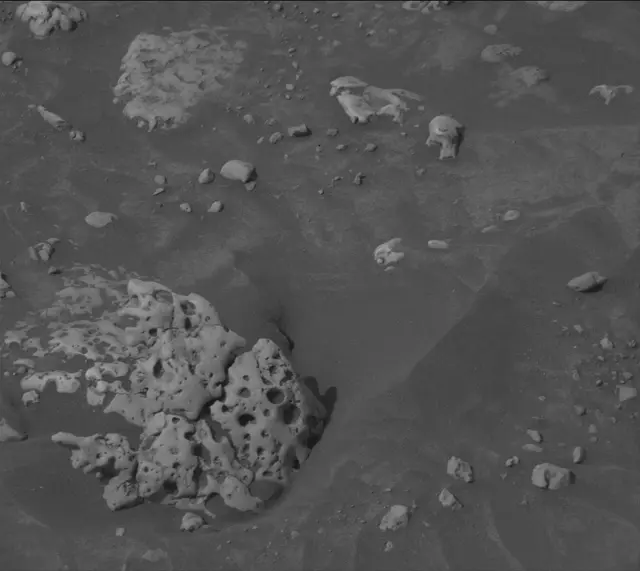 Sol 4218: Mast Camera (Mastcam)
