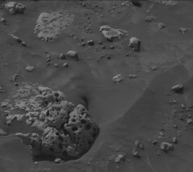 Sol 4222: Mast Camera (Mastcam)