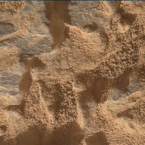 Sol 4236: Mars Hand Lens Imager (MAHLI)