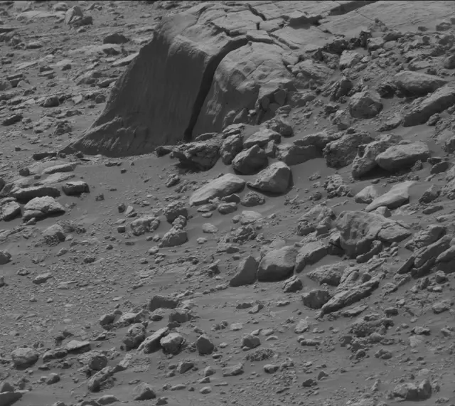 Sol 4239: Mast Camera (Mastcam)