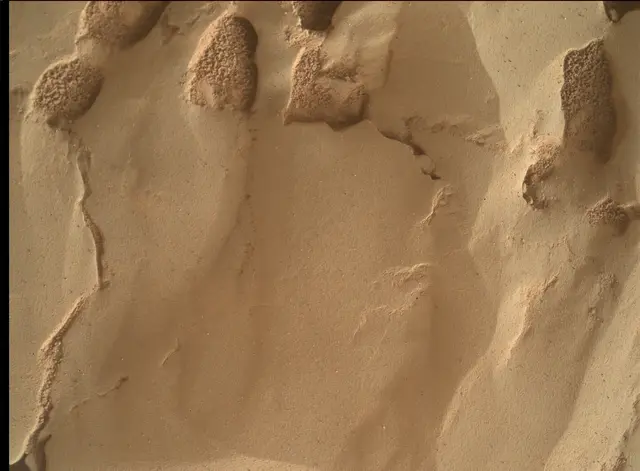 Sol 4239: Mars Hand Lens Imager (MAHLI)