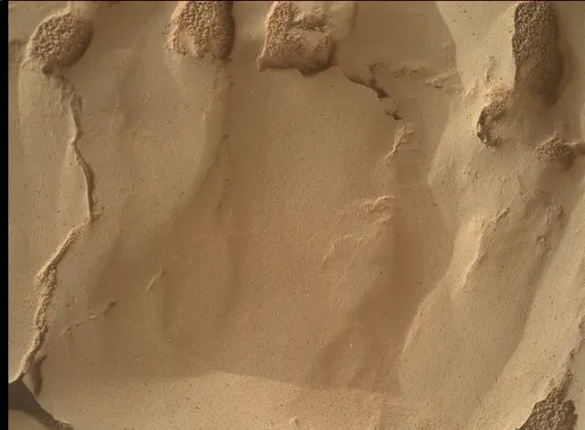 Sol 4239: Mars Hand Lens Imager (MAHLI)