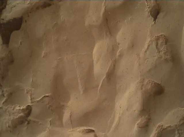 Sol 4239: Mars Hand Lens Imager (MAHLI)