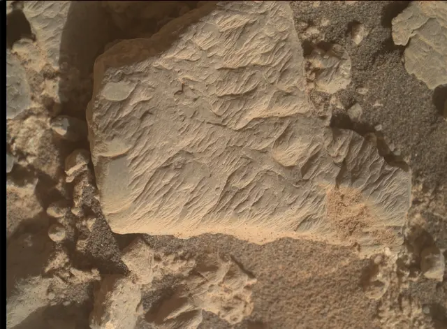 Sol 4243: Mars Hand Lens Imager (MAHLI)
