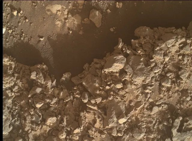 Sol 4243: Mars Hand Lens Imager (MAHLI)