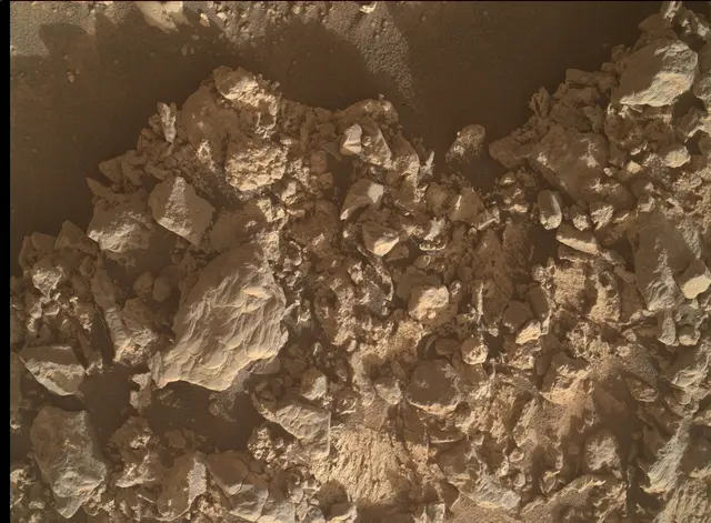 Sol 4243: Mars Hand Lens Imager (MAHLI)