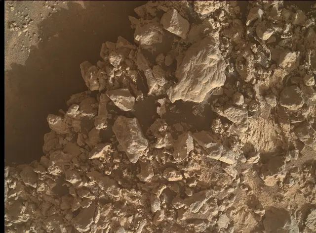 Sol 4243: Mars Hand Lens Imager (MAHLI)
