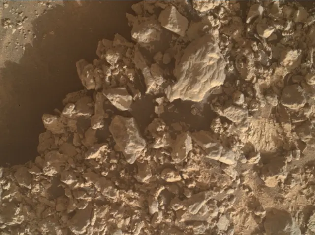 Sol 4243: Mars Hand Lens Imager (MAHLI)