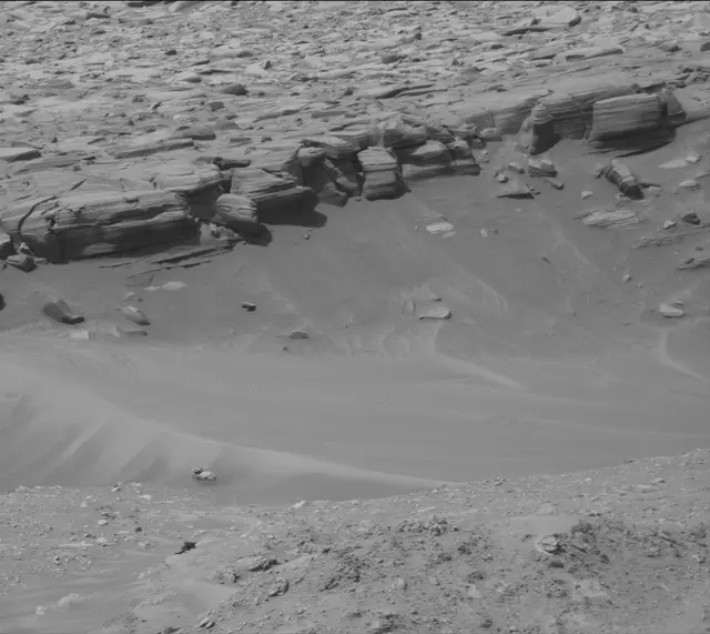 Sol 4248: Mast Camera (Mastcam)