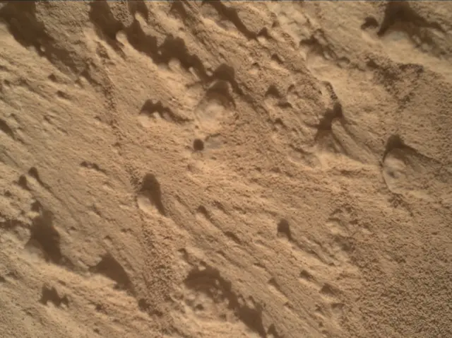 Sol 4250: Mars Hand Lens Imager (MAHLI)