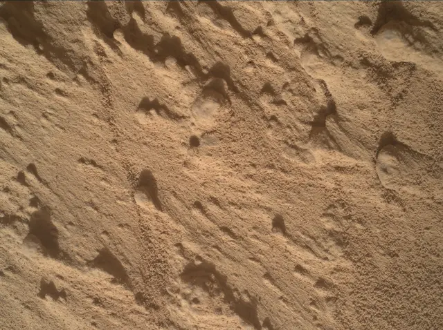 Sol 4250: Mars Hand Lens Imager (MAHLI)