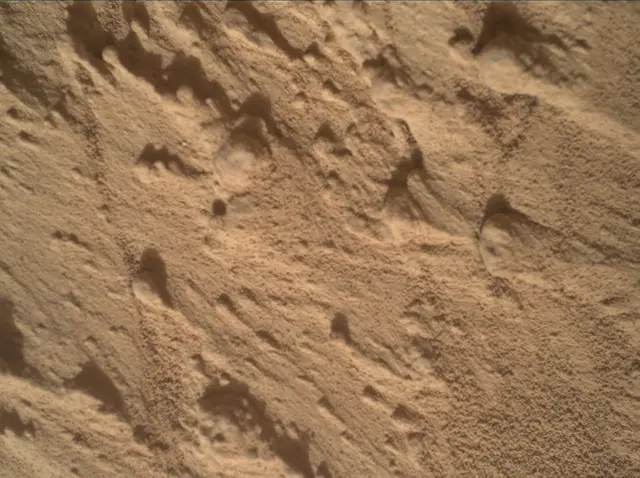 Sol 4250: Mars Hand Lens Imager (MAHLI)
