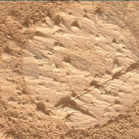 Sol 4250: Mars Hand Lens Imager (MAHLI)