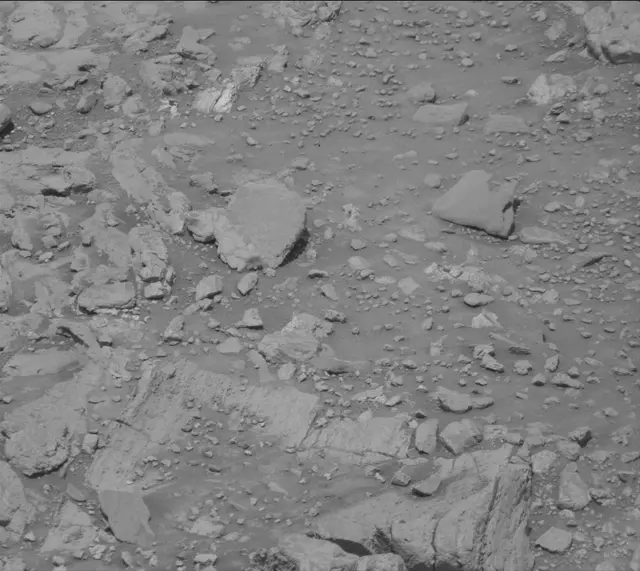 Sol 4269: Mast Camera (Mastcam)