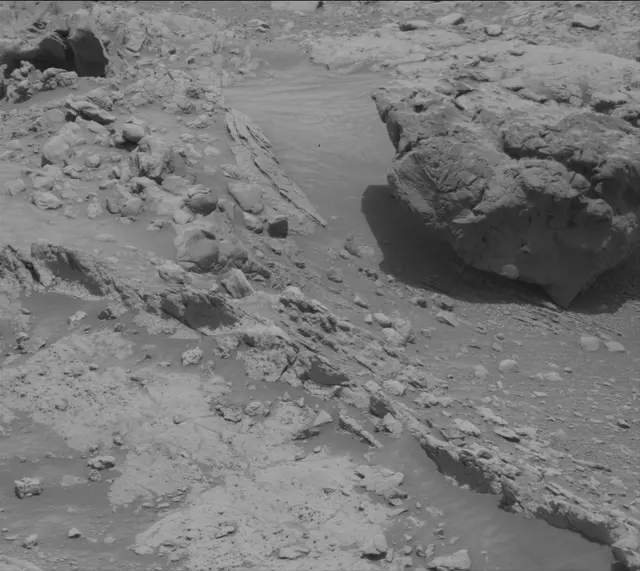 Sol 4293: Mast Camera (Mastcam)