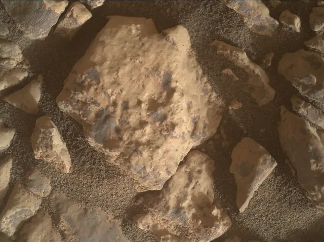 Sol 4295: Mars Hand Lens Imager (MAHLI)