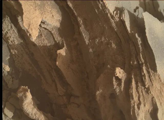 Sol 4300: Mars Hand Lens Imager (MAHLI)