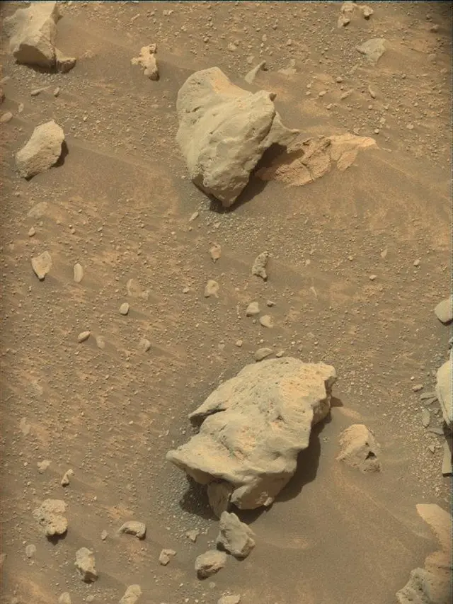 Sol 4301: Mast Camera (Mastcam)
