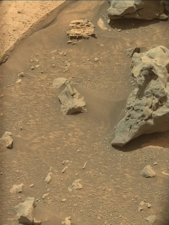 Sol 4301: Mast Camera (Mastcam)