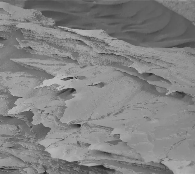Sol 4301: Mast Camera (Mastcam)