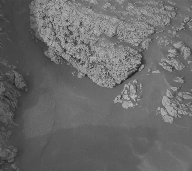 Sol 4301: Mast Camera (Mastcam)