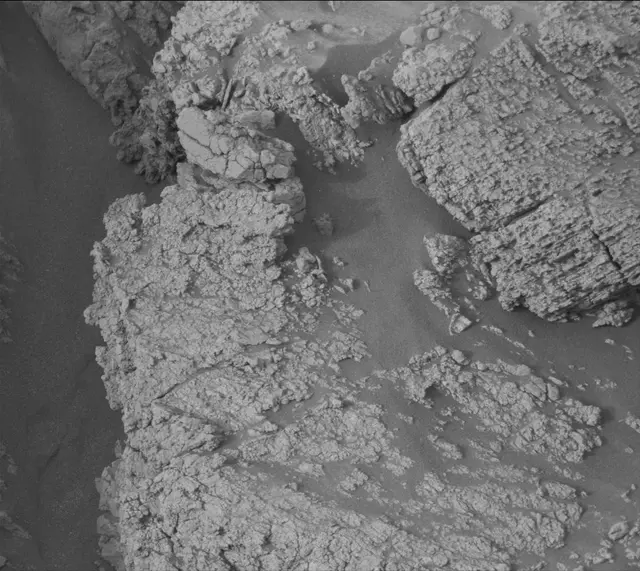 Sol 4301: Mast Camera (Mastcam)