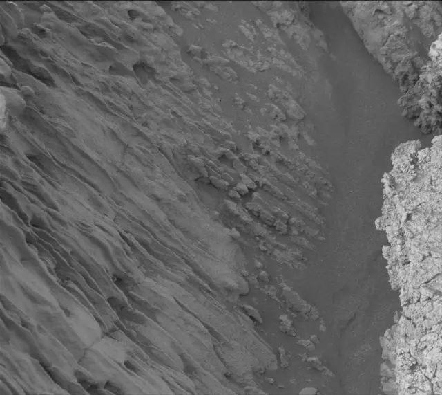 Sol 4301: Mast Camera (Mastcam)