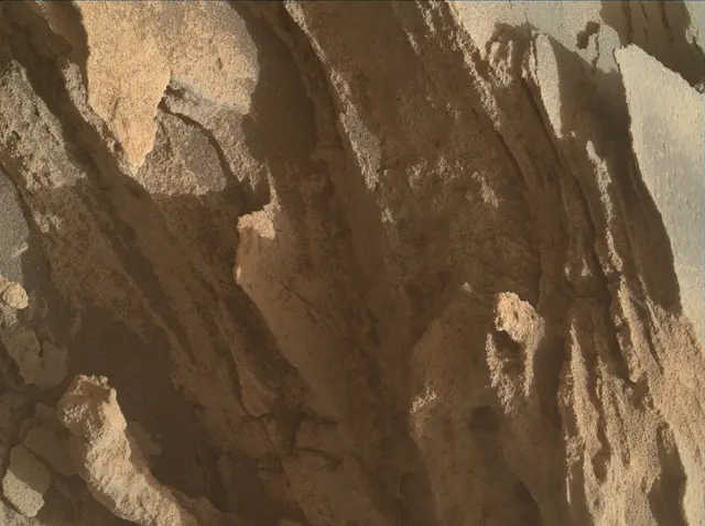 Sol 4301: Mars Hand Lens Imager (MAHLI)