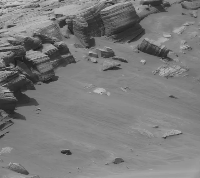 Sol 4309: Mast Camera (Mastcam)