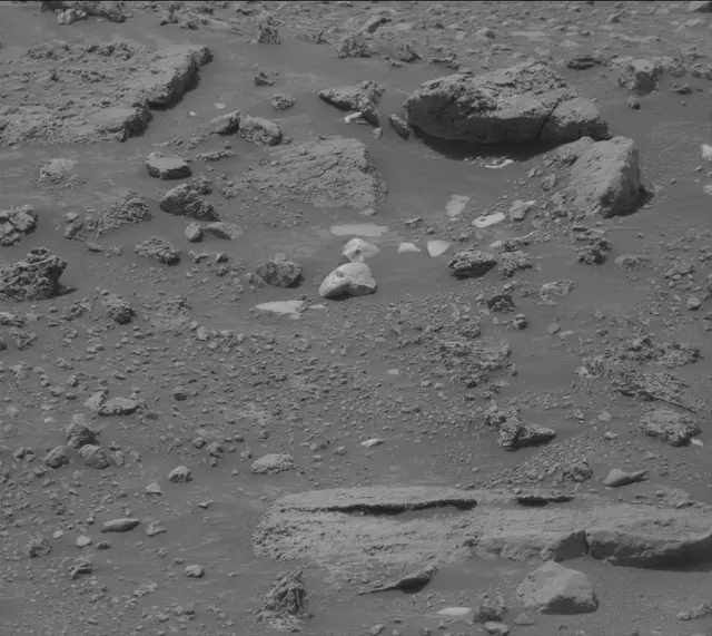 Sol 4318: Mast Camera (Mastcam)