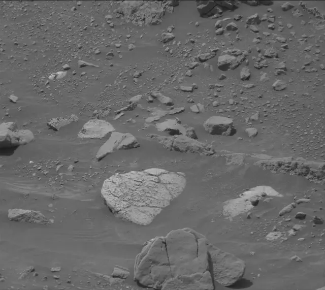 Sol 4318: Mast Camera (Mastcam)
