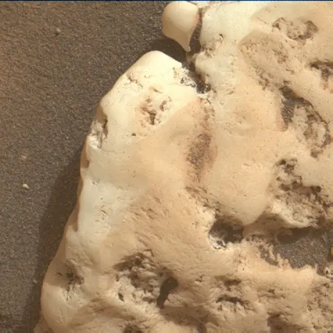 Sol 4318: Mars Hand Lens Imager (MAHLI)