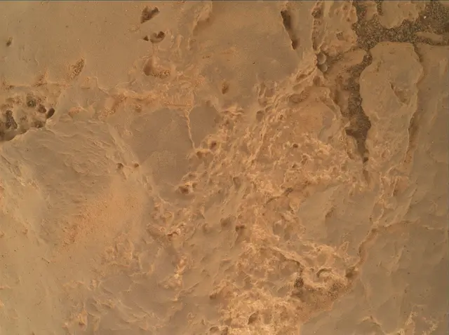 Sol 4319: Mars Hand Lens Imager (MAHLI)