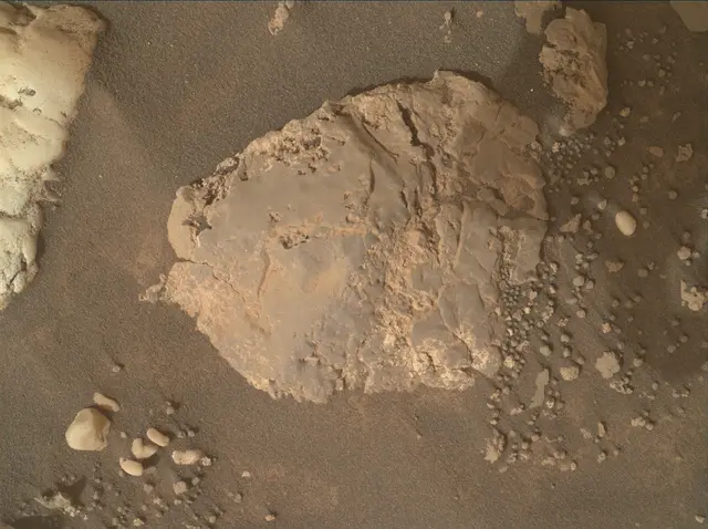 Sol 4319: Mars Hand Lens Imager (MAHLI)
