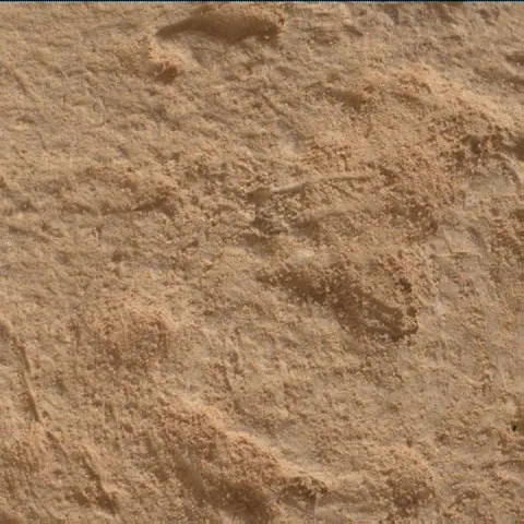 Sol 4327: Mars Hand Lens Imager (MAHLI)