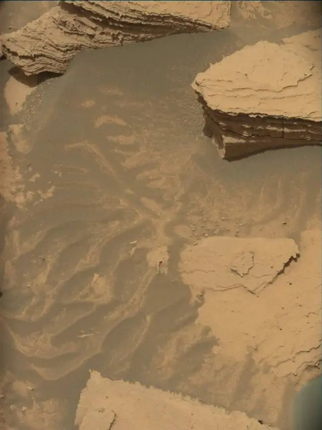 Sol 4328: Mast Camera (Mastcam)