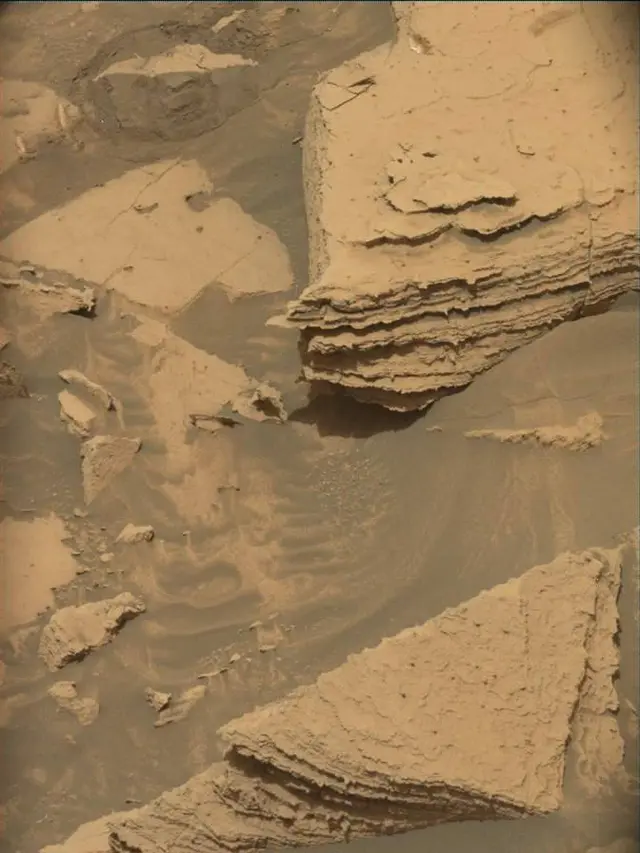 Sol 4328: Mast Camera (Mastcam)