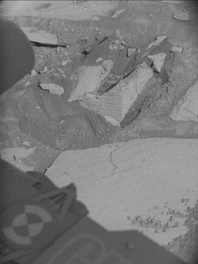 Sol 4332: Mast Camera (Mastcam)