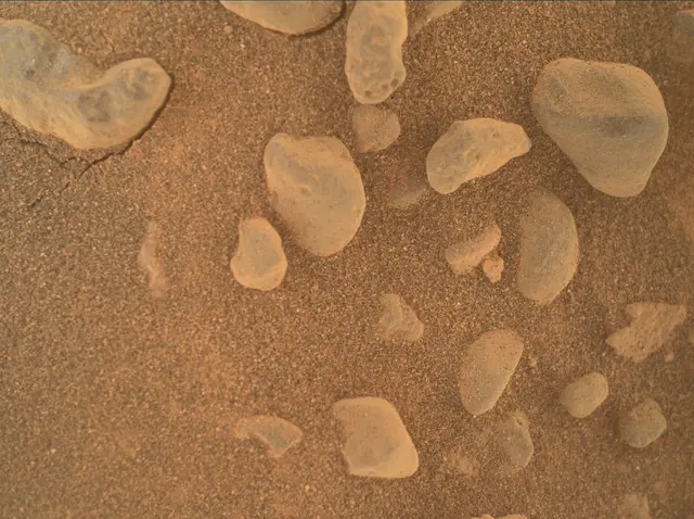Sol 4336: Mars Hand Lens Imager (MAHLI)