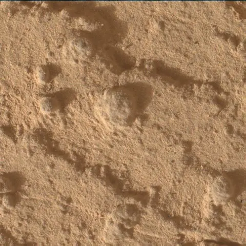 Sol 4338: Mars Hand Lens Imager (MAHLI)