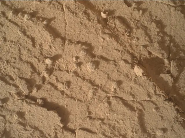 Sol 4338: Mars Hand Lens Imager (MAHLI)