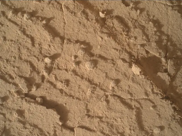 Sol 4338: Mars Hand Lens Imager (MAHLI)