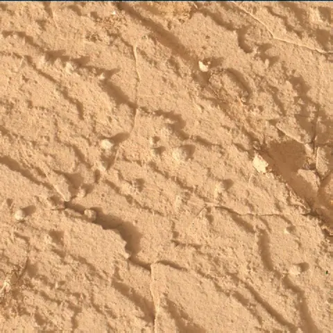 Sol 4338: Mars Hand Lens Imager (MAHLI)