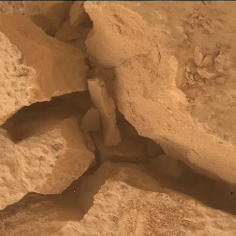 Sol 4338: Mars Hand Lens Imager (MAHLI)