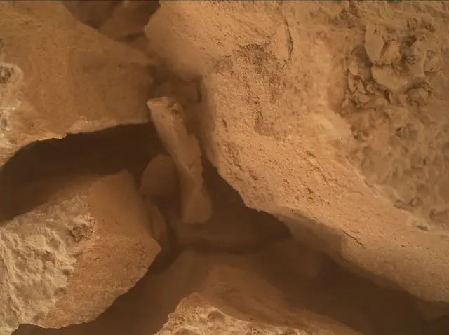 Sol 4338: Mars Hand Lens Imager (MAHLI)